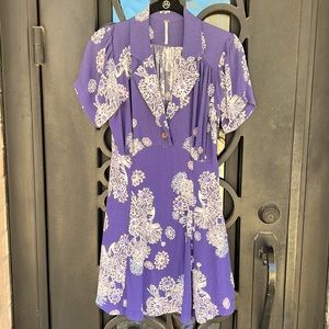 Free People mini dress w/ floral pattern -S